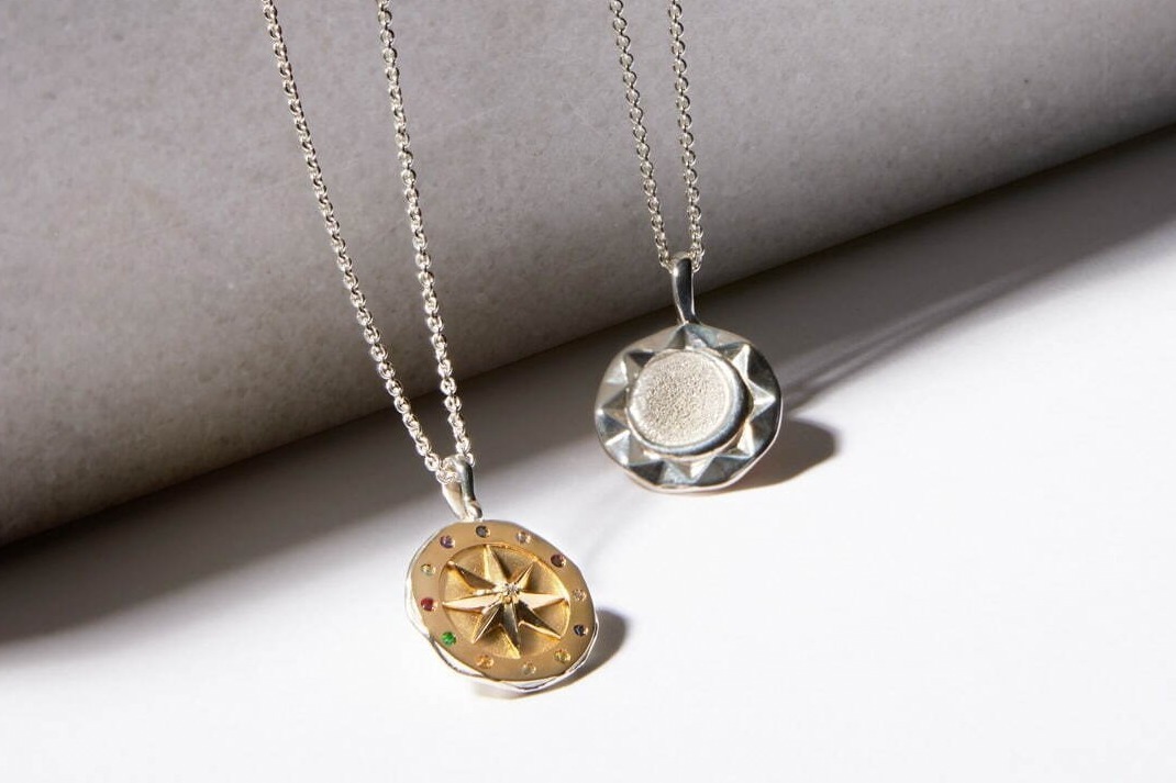 星座｜ヴァーミリオン“幸運指し示すコンパス”着想ジュエリー、12星座の守護石連ねたネックレス＆リング