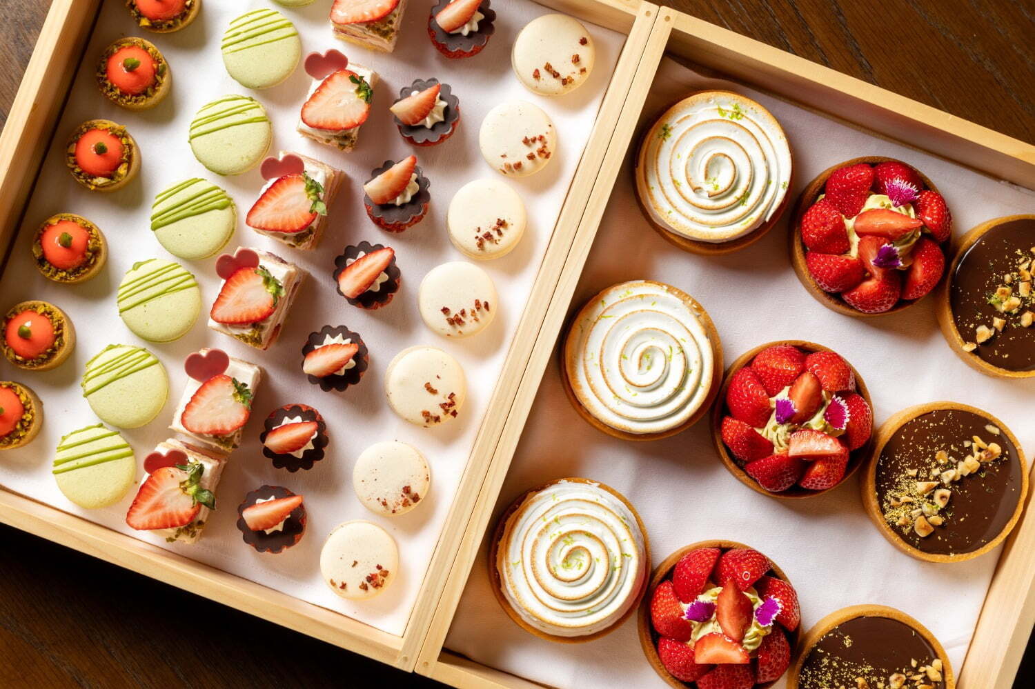 ミシュランシェフ監修ダイニング「ル・プリスティン東京」スイーツ＆カクテル、大粒あまおう苺タルトなど