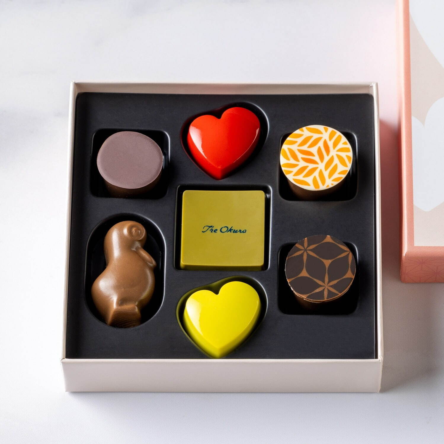 オークラ東京×ピエール マルコリーニ25年バレンタイン、“真っ赤なハートチョコ”入り限定ボックス｜写真1