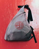 ストーンアイランド25年干支“蛇”モチーフアイテム、赤ステッチのキルティングジャケット＆スウェット｜写真13