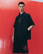 ストーンアイランド25年干支“蛇”モチーフアイテム、赤ステッチのキルティングジャケット＆スウェット｜写真7