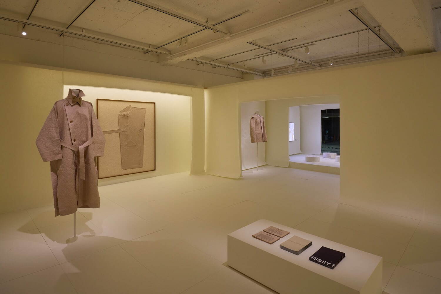 ISSEY MIYAKE 2025年春夏コレクション | パリ | 画像47枚