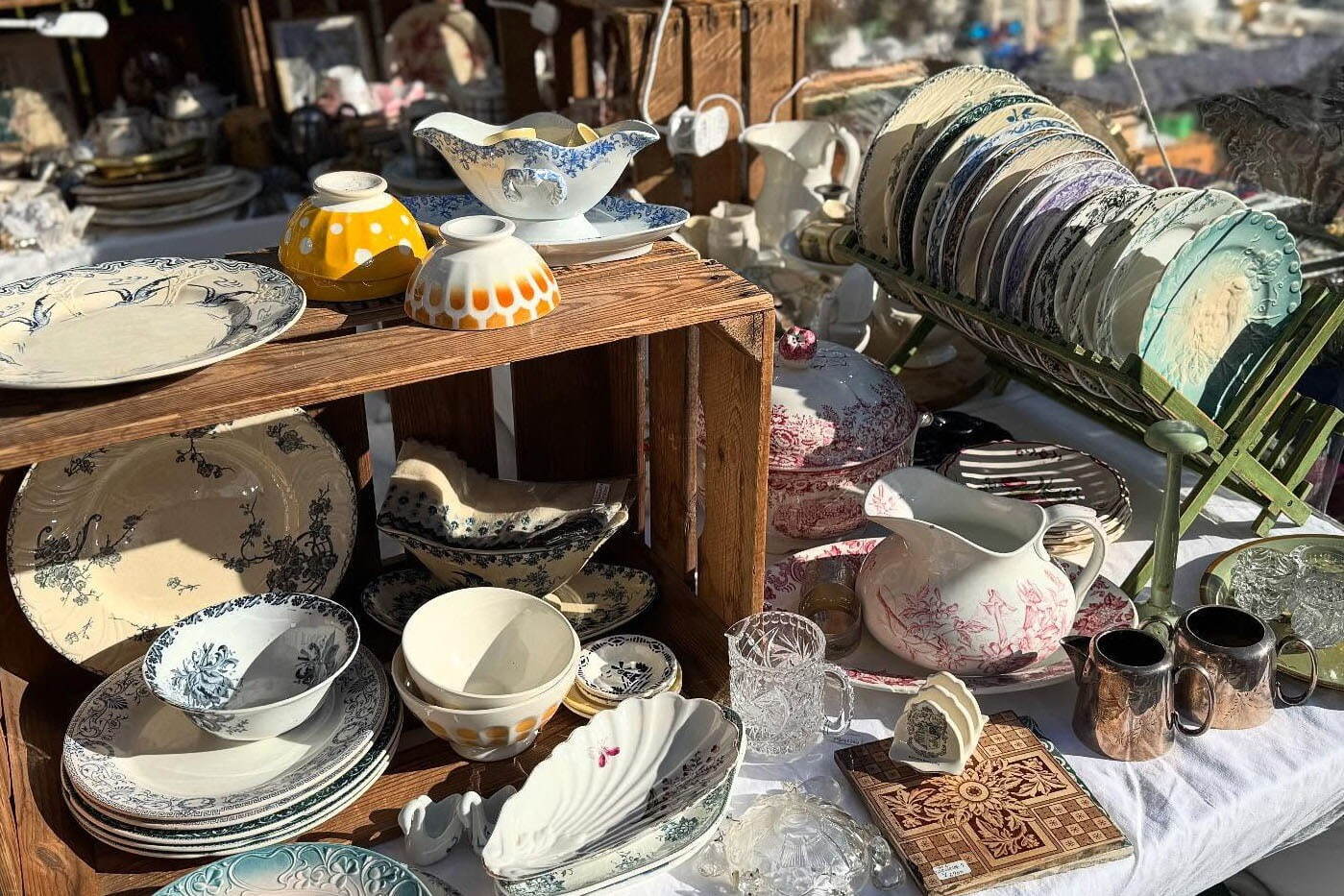 骨董品｜蚤の市「渋谷蚤の市」東京・渋谷ガーデンタワー屋外広場にヴィンテージ＆アンティークなど約100店