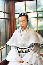 キモノ バイ ナデシコ、“宝箱”着想ガラス揺らめく着物＆白レース付きふりそで｜写真3