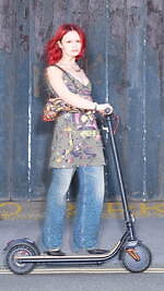 ディーゼルの“巳年”限定ウェア、パイソン柄デニム＆大蛇グラフィックのドレスなど｜写真3