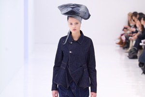 デニムに挑戦！ミントデザインズ(mint designs)、2011年春夏コレクション"Almost Blue"｜写真0