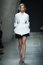 ボッテガ・ヴェネタ 2015年春夏コレクション - 華やかなダンサーたちの、美しい自然体な素顔｜写真19