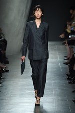 ボッテガ・ヴェネタ 2015年春夏コレクション - 華やかなダンサーたちの、美しい自然体な素顔｜写真21