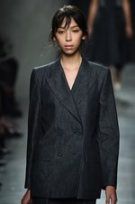 ボッテガ・ヴェネタ 2015年春夏コレクション - 華やかなダンサーたちの、美しい自然体な素顔｜写真22