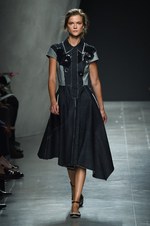 ボッテガ・ヴェネタ 2015年春夏コレクション - 華やかなダンサーたちの、美しい自然体な素顔｜写真23