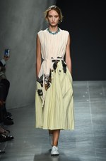 ボッテガ・ヴェネタ 2015年春夏コレクション - 華やかなダンサーたちの、美しい自然体な素顔｜写真30