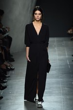 ボッテガ・ヴェネタ 2015年春夏コレクション - 華やかなダンサーたちの、美しい自然体な素顔｜写真43