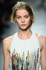 ボッテガ・ヴェネタ 2015年春夏コレクション - 華やかなダンサーたちの、美しい自然体な素顔｜写真51