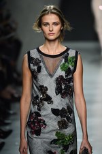 ボッテガ・ヴェネタ 2015年春夏コレクション - 華やかなダンサーたちの、美しい自然体な素顔｜写真56