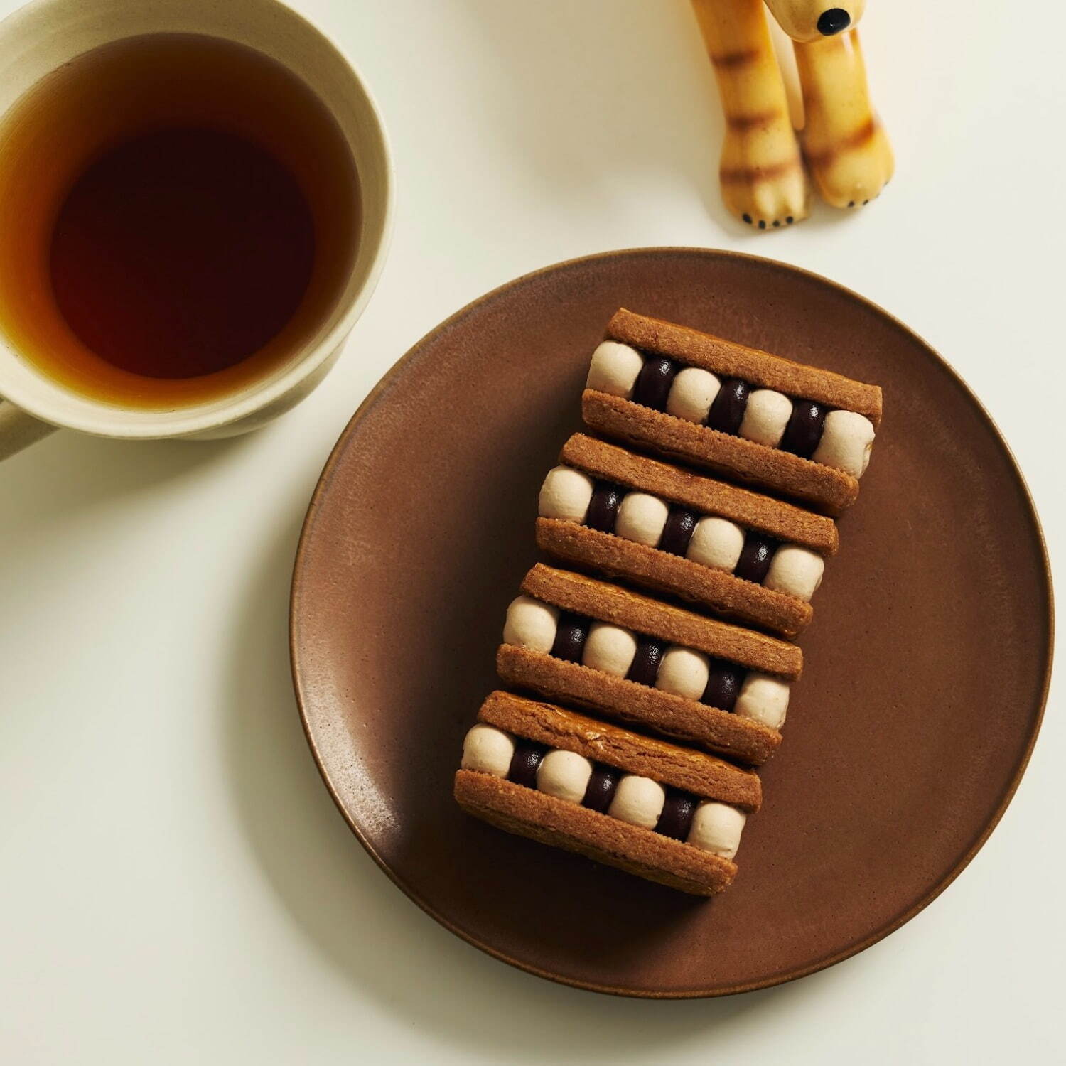 トラヤあんスタンドとノー・レーズン・サンドイッチのチョコあんサンド