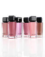 ヘラ2025年春コスメ“ぷるんと透明感”「センシュアルヌードグロス」に青みカラーの春色｜写真1