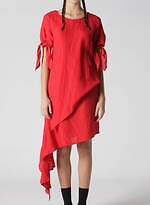 リミ フゥ25年春夏、リボン巻き付くアシンメトリーワンピース＆ネイルリングなど｜写真5