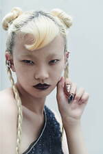 リミ フゥ25年春夏、リボン巻き付くアシンメトリーワンピース＆ネイルリングなど｜写真4