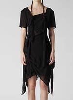 リミ フゥ25年春夏、リボン巻き付くアシンメトリーワンピース＆ネイルリングなど｜写真14