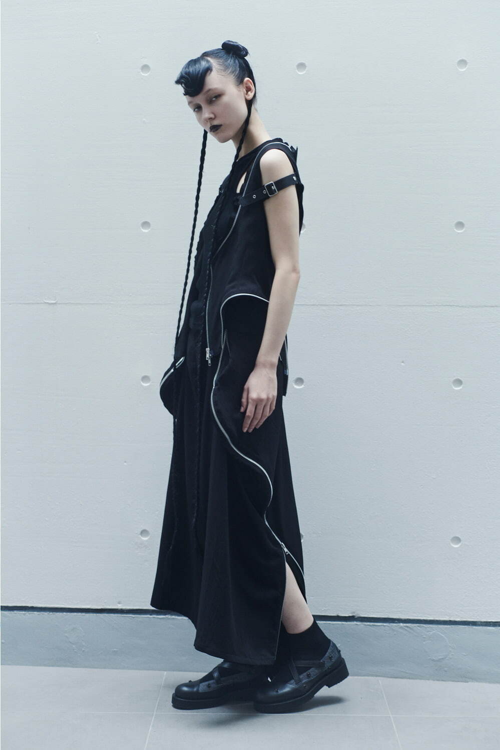リミ フゥ2025年春夏コレクション - ジグザグラインが生む抜け感 リミ フゥ2025年春夏コレクション - ジグザグラインが生む抜け感