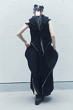 リミ フゥ2025年春夏コレクション - ジグザグラインが生む抜け感と立体シルエット｜写真16