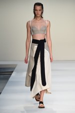 マルニ 2015年春夏コレクション - 構築性と色彩が織りなす、“意思”のあるフェミニティ｜写真4