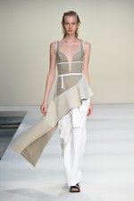 マルニ 2015年春夏コレクション - 構築性と色彩が織りなす、“意思”のあるフェミニティ｜写真5