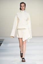 マルニ 2015年春夏コレクション - 構築性と色彩が織りなす、“意思”のあるフェミニティ｜写真13