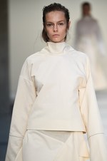 マルニ 2015年春夏コレクション - 構築性と色彩が織りなす、“意思”のあるフェミニティ｜写真14