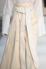 マルニ 2015年春夏コレクション - 構築性と色彩が織りなす、“意思”のあるフェミニティ｜写真16