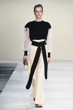 マルニ 2015年春夏コレクション - 構築性と色彩が織りなす、“意思”のあるフェミニティ｜写真17