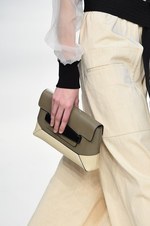 マルニ 2015年春夏コレクション - 構築性と色彩が織りなす、“意思”のあるフェミニティ｜写真19