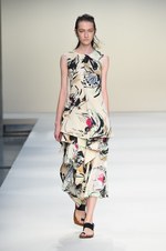 マルニ 2015年春夏コレクション - 構築性と色彩が織りなす、“意思”のあるフェミニティ｜写真30