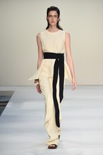 マルニ 2015年春夏コレクション - 構築性と色彩が織りなす、“意思”のあるフェミニティ｜写真32