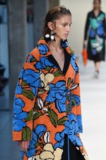 マルニ 2015年春夏コレクション - 構築性と色彩が織りなす、“意思”のあるフェミニティ｜写真53