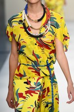 マルニ 2015年春夏コレクション - 構築性と色彩が織りなす、“意思”のあるフェミニティ｜写真59