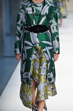 マルニ 2015年春夏コレクション - 構築性と色彩が織りなす、“意思”のあるフェミニティ｜写真71