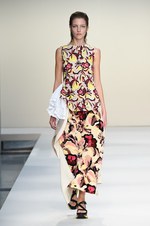 マルニ 2015年春夏コレクション - 構築性と色彩が織りなす、“意思”のあるフェミニティ｜写真84