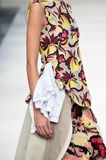 マルニ 2015年春夏コレクション - 構築性と色彩が織りなす、“意思”のあるフェミニティ｜写真86