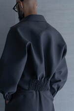 レインメーカー“陶磁器や彫刻”に着想、立体フォルムのジャケット＆ニットシャツなど｜写真18