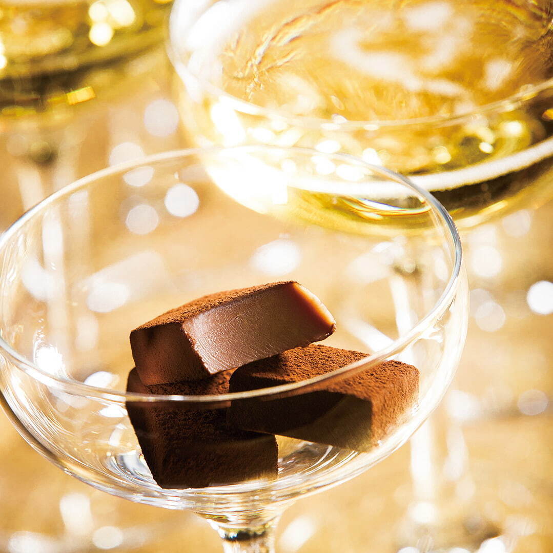 ロイズ2025年バレンタイン“スプーンで味わう”2層の生チョコレート＆ラム酒香る限定ショコラ｜写真4