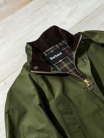 バブアーの名品ジャケット「OS ビデイル」光沢を抑えた上品素材 バブアーの名品ジャケット「OS ビデイル」光沢を抑えた上品素材