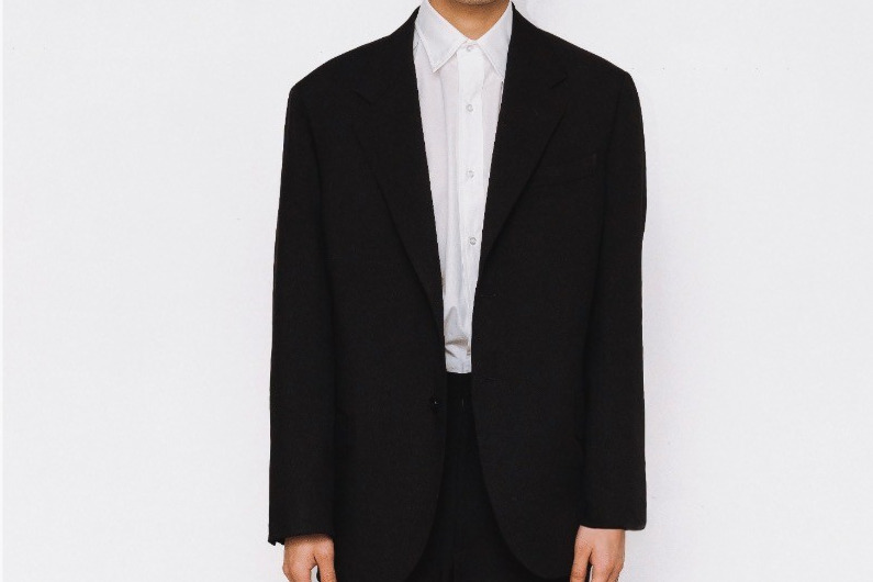 ニートのレショップ限定セットアップ、“90年代日本モード着想”の ニートのレショップ限定セットアップ、“90年代日本モード着想”の