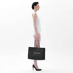 ドレスドアンドレスド“繊細に波打つ”サテンのテーラードジャケットなど、渋谷西武で限定ストア｜写真15