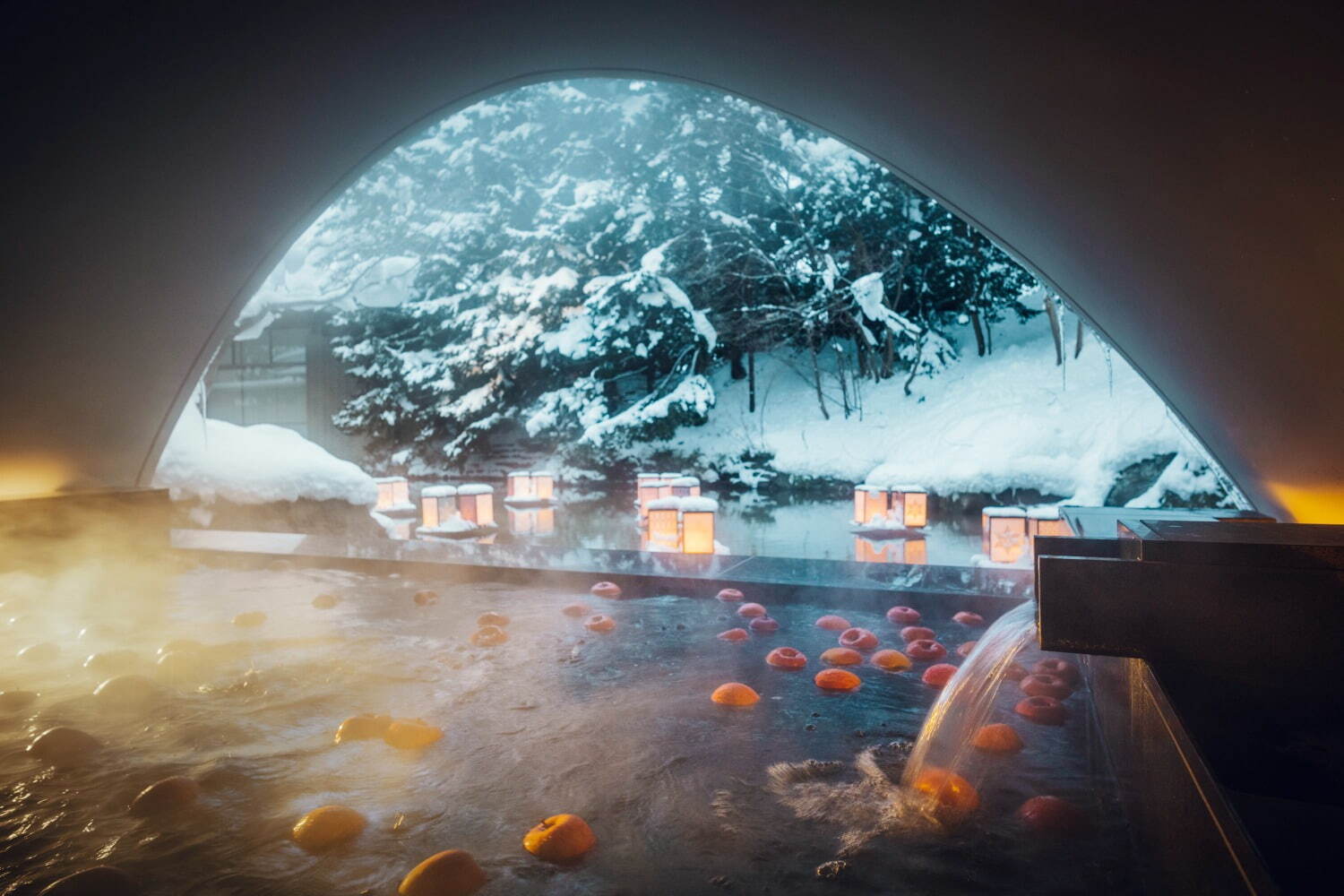 星野リゾートの温泉旅館「界 津軽」で“雪×桜”の限定イベント、津軽びいどろが輝く桜色のテラス｜写真6