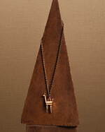 ロロ・ピアーナの25年春夏ジュエリー、亜麻の花やつぼみのピアス＆ビキューナきらめくペンダントなど｜写真3