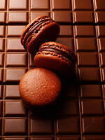 パティシエ エス コヤマの25年バレンタイン、“産地別カカオ”を食べ比べできるマカロンアソート｜写真7