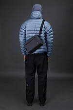 デサント オルテライン×ジョウンド、“くすみブルー”差し色の高耐水パーカ＆ロングコート｜写真41