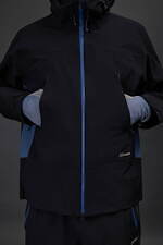 デサント オルテライン×ジョウンド、“くすみブルー”差し色の高耐水パーカ＆ロングコート｜写真45