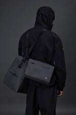 デサント オルテライン×ジョウンド、“くすみブルー”差し色の高耐水パーカ＆ロングコート｜写真43